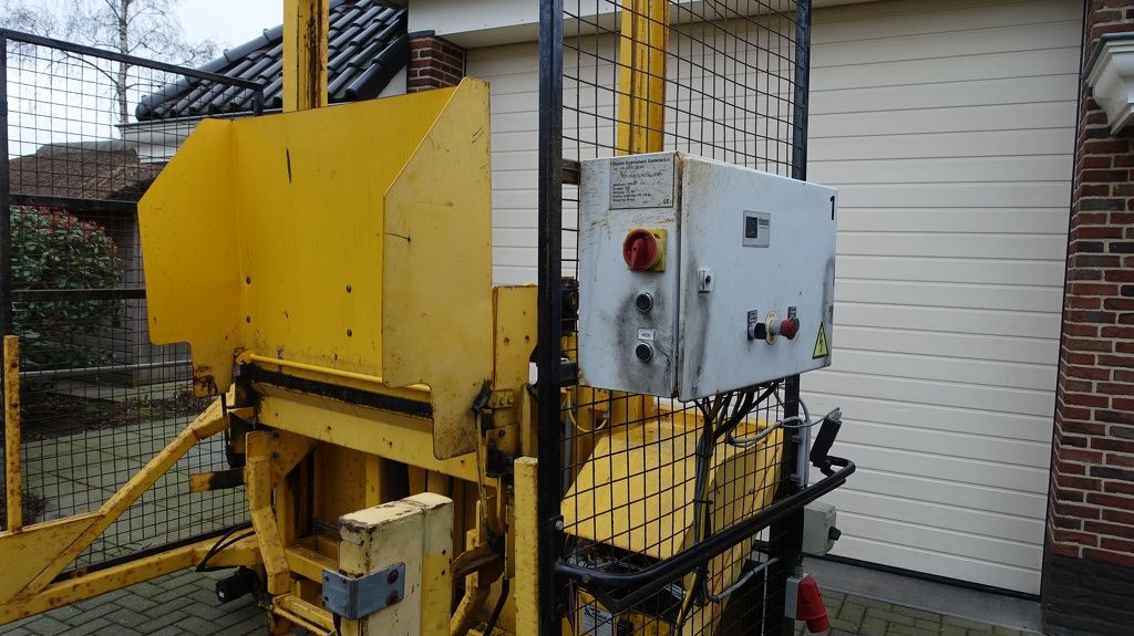 Stansz hef kantelsysteem voor containers/kisten