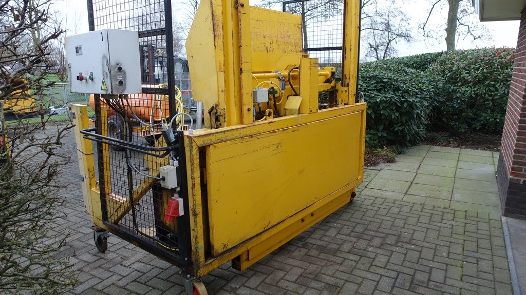 Stansz hef kantelsysteem voor containers/kisten