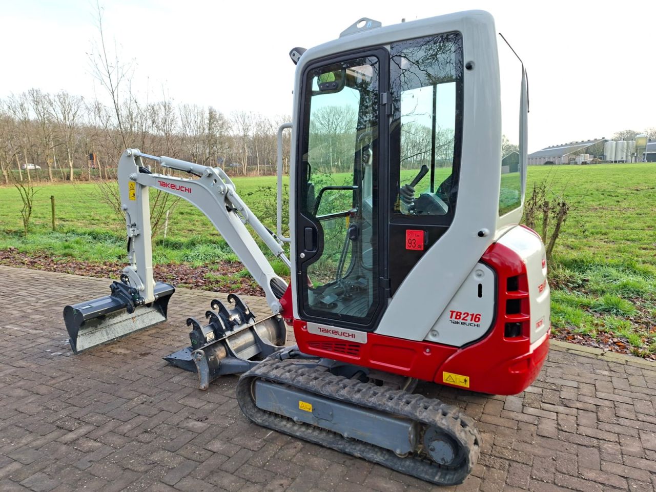 Takeuchi TB216 | bj2022 | 1514 uur | 3 bakken