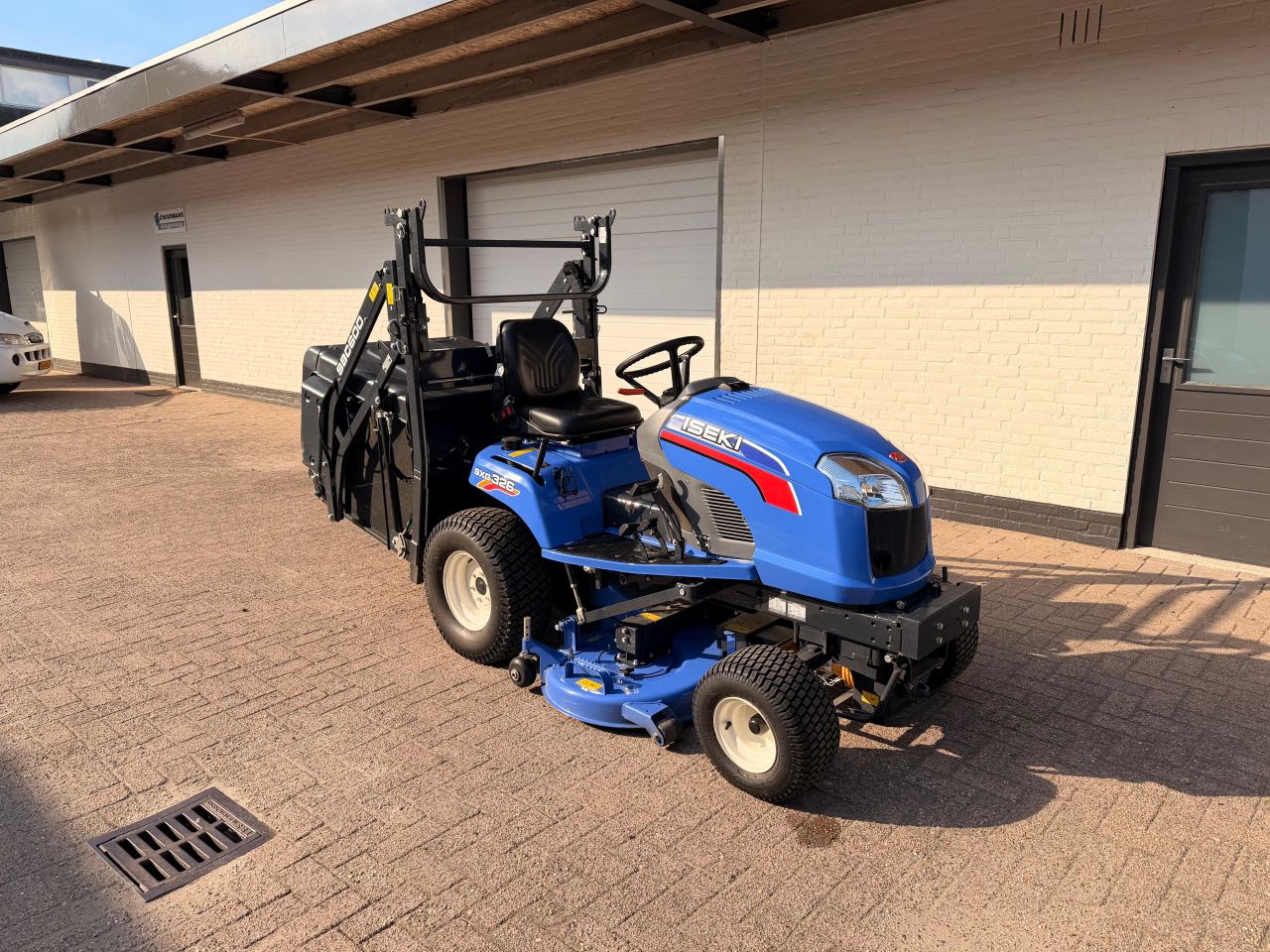 Iseki SXG 326 hooglosser in nieuwstaat