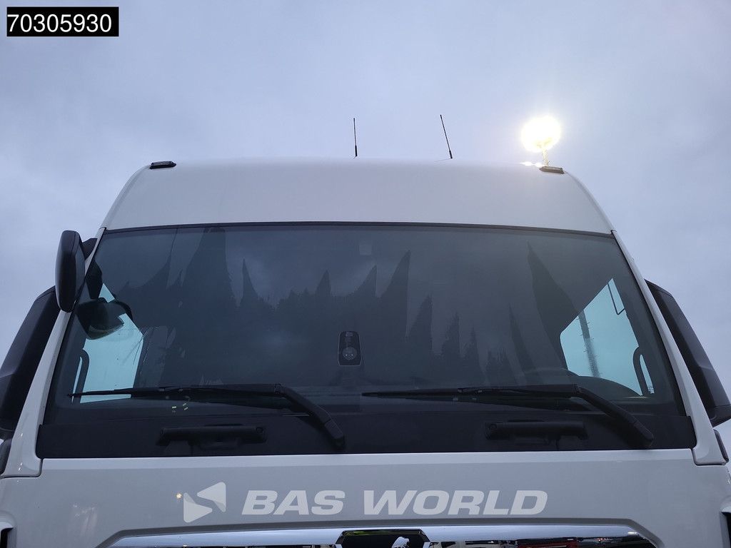 MAN TGX 18.470 4X2 GX 2xTanks 70% Tyres