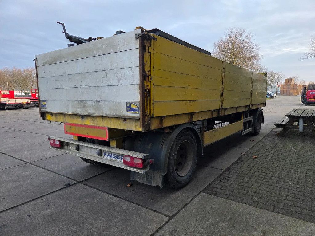 Kaiser 2 as met borden