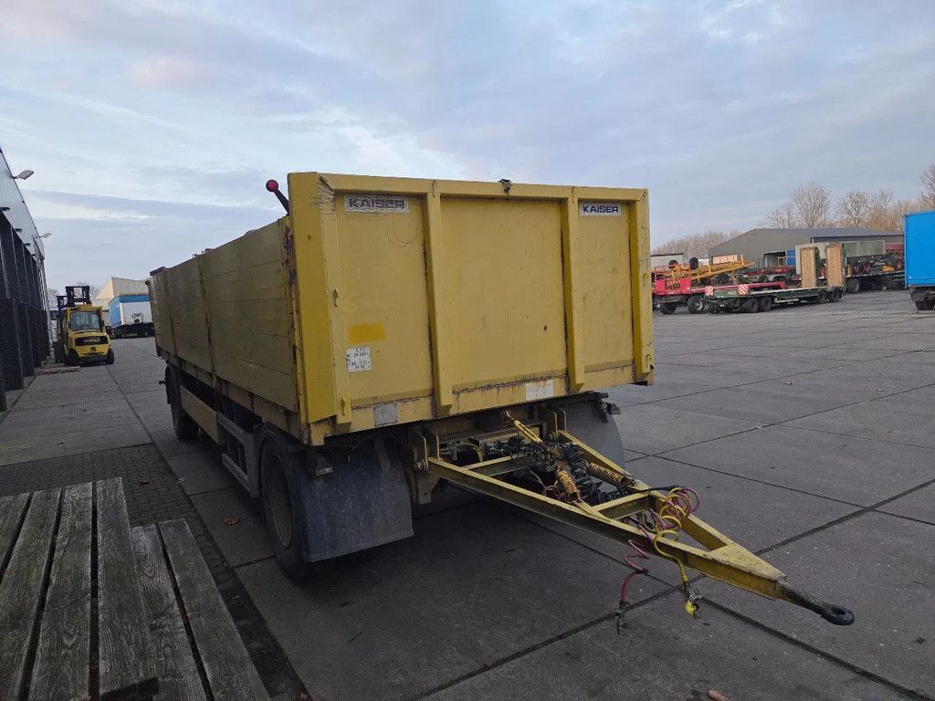 Kaiser 2 as met borden