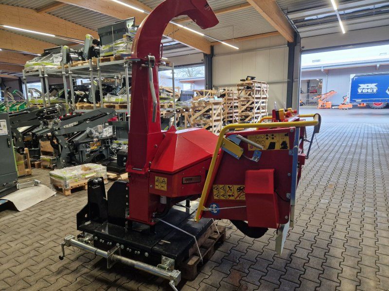 TP 200 PTO UNIMOG Holzhacker /Holzhäcksler für UNIMOG-Vorführgerät-