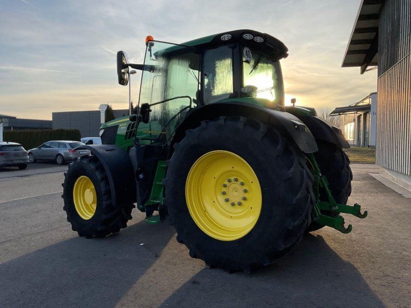 John Deere 6215 R