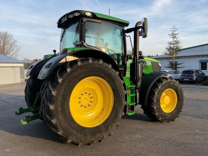 John Deere 6215 R
