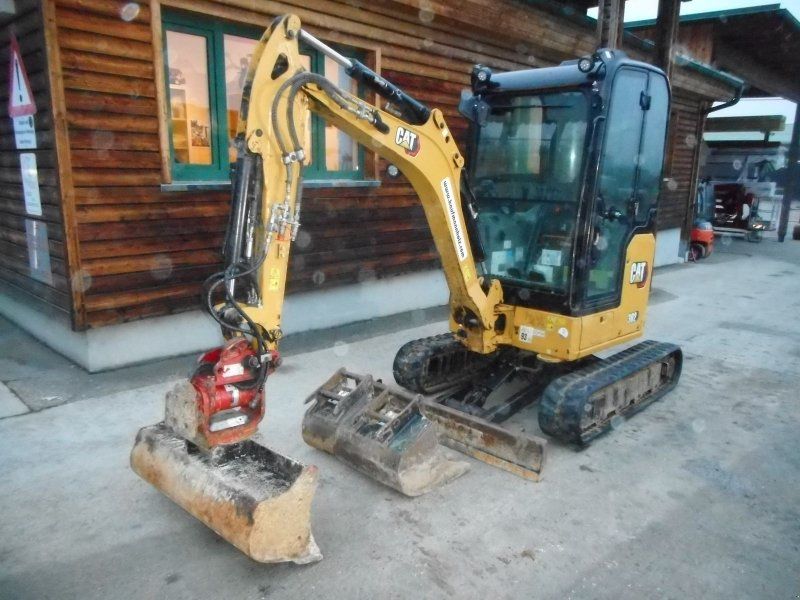 Cat 302 CR ( 2.262kg ) POWERTILT hydr. SW 3 Löff