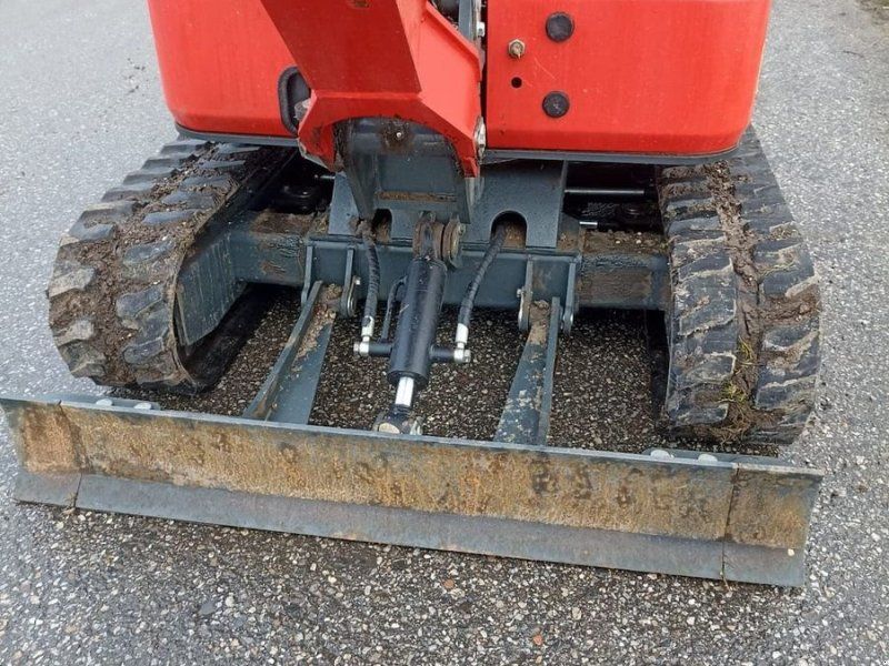 1,2 Tonnen Bagger mit Vollkabine und 3 Zylinder