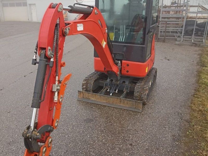 1,2 Tonnen Bagger mit Vollkabine und 3 Zylinder