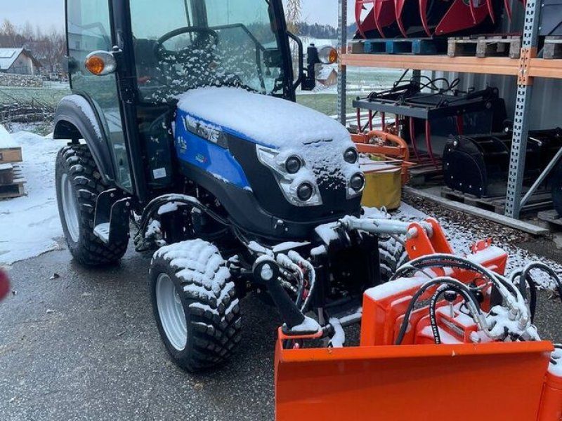 Solis H26 HST mit Kabine Winterdiensttraktor mit