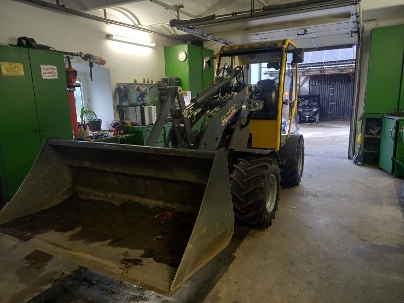 Eurotrac W12-CS Vorführer mit Schaufel und Vollk