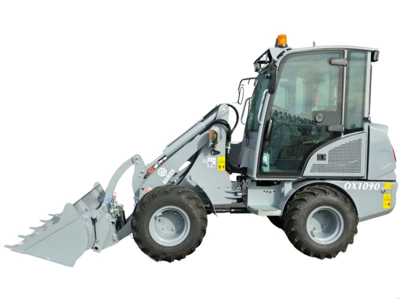 AGROX OX1090 mit Kabine