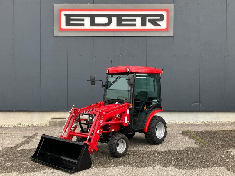 TYM T255 NH mit Frontlader und Kabine