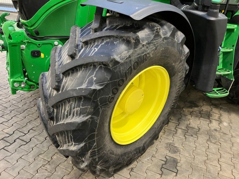 John Deere 6R 250