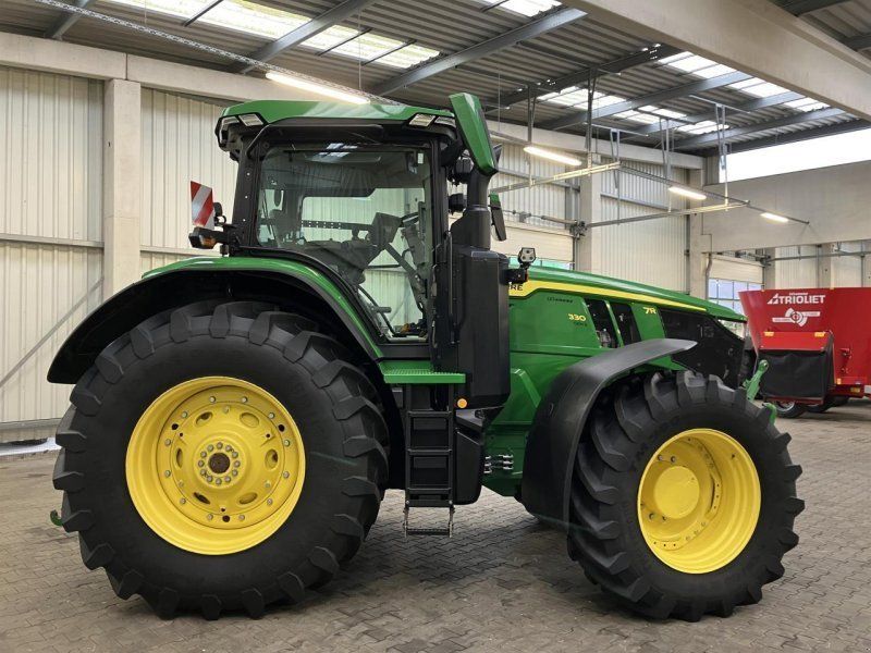 John Deere 7R 330