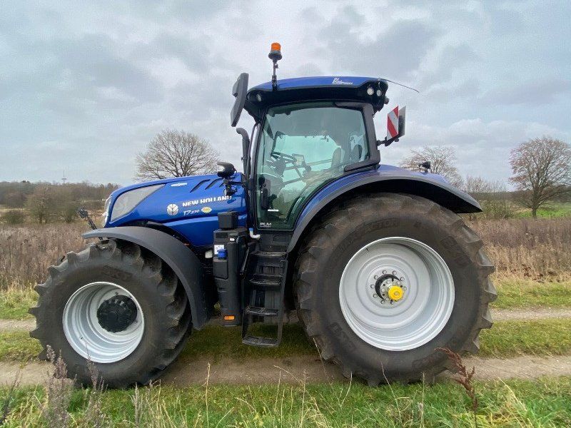 New Holland T7.230