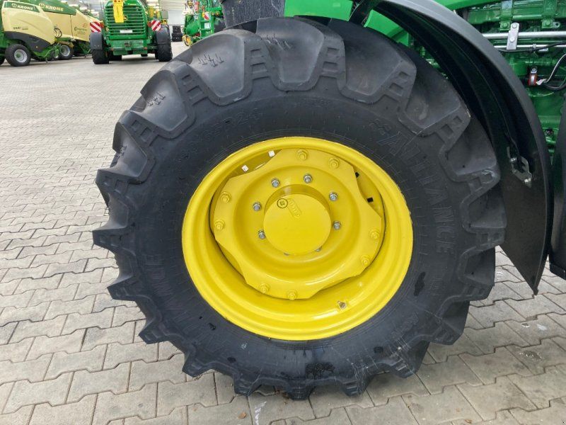 John Deere 5090M