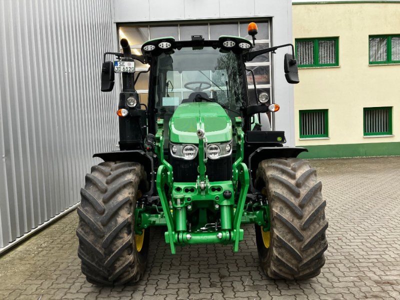 John Deere 6120M