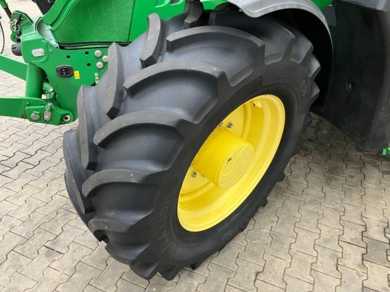John Deere 6145R