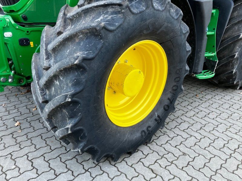 John Deere 6R 250