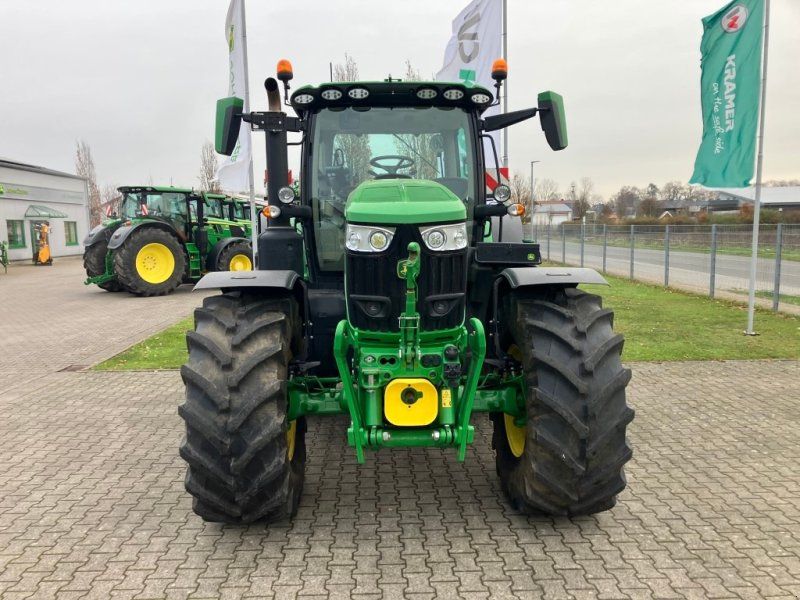 John Deere 6R 215