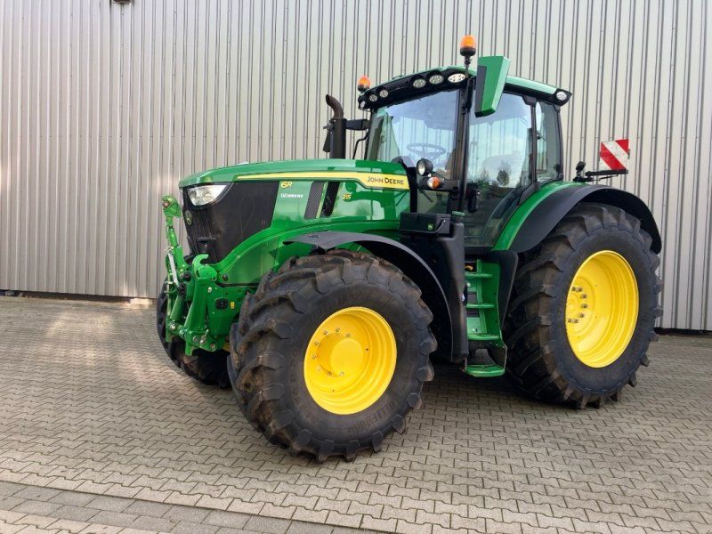 John Deere 6R 215