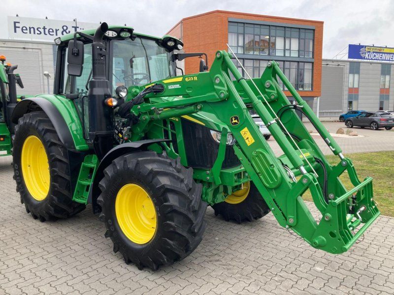 John Deere 6120M