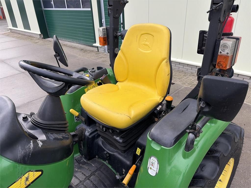 John Deere 3720 3 Speed e-Hydro & frontloader