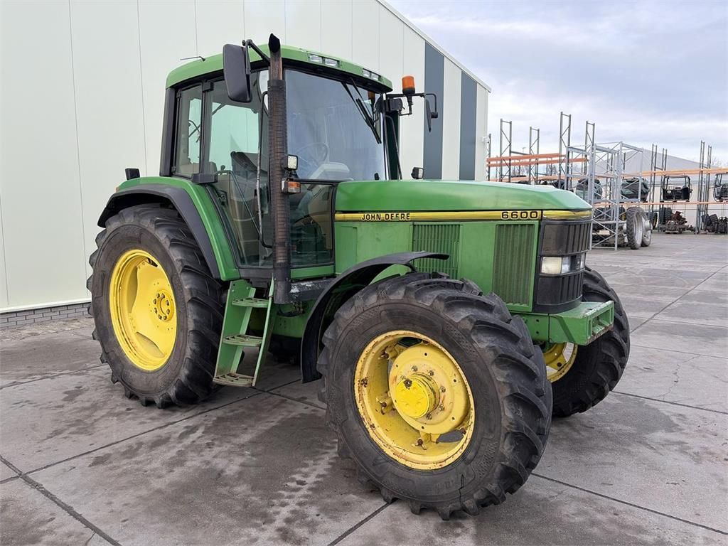 John Deere 6600
