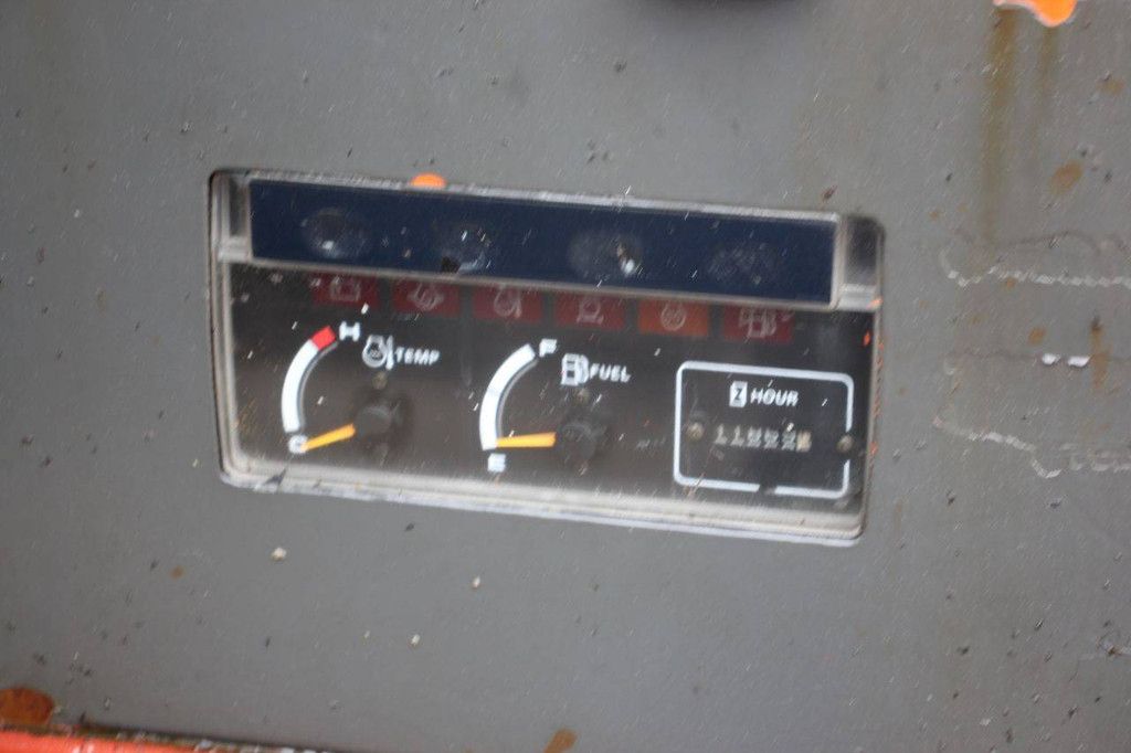 Hitachi HX99B Diesel-Teleskoparbeitsbühne, 11,7 m