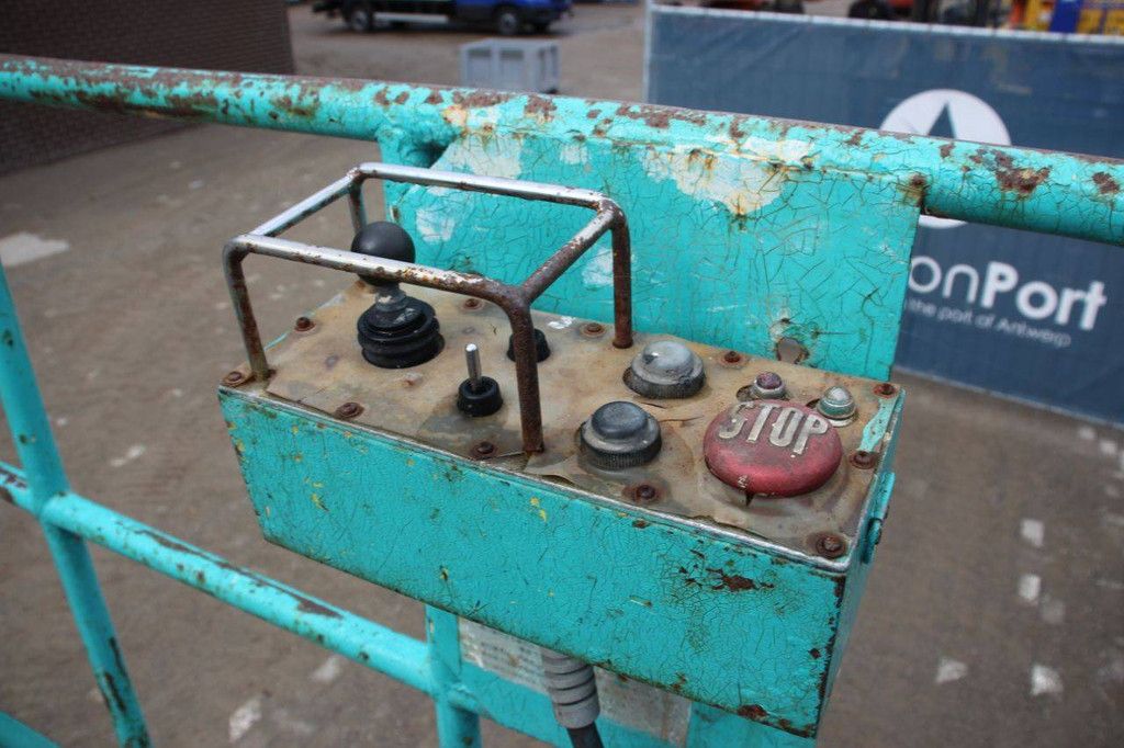 Scissor lift Aichi RV060 Electric 8m