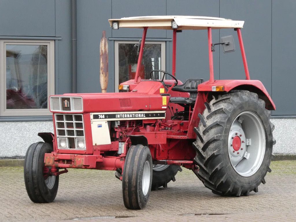 International 744 2wd / 8371 Draaiuren / Margetrekker