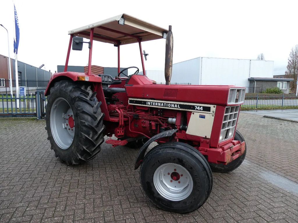 International 744 2wd / 8371 Draaiuren / Margetrekker
