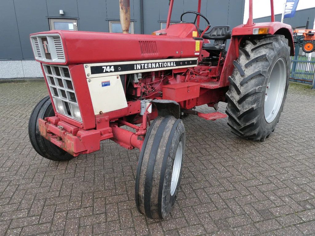 International 744 2wd / 8371 Draaiuren / Margetrekker