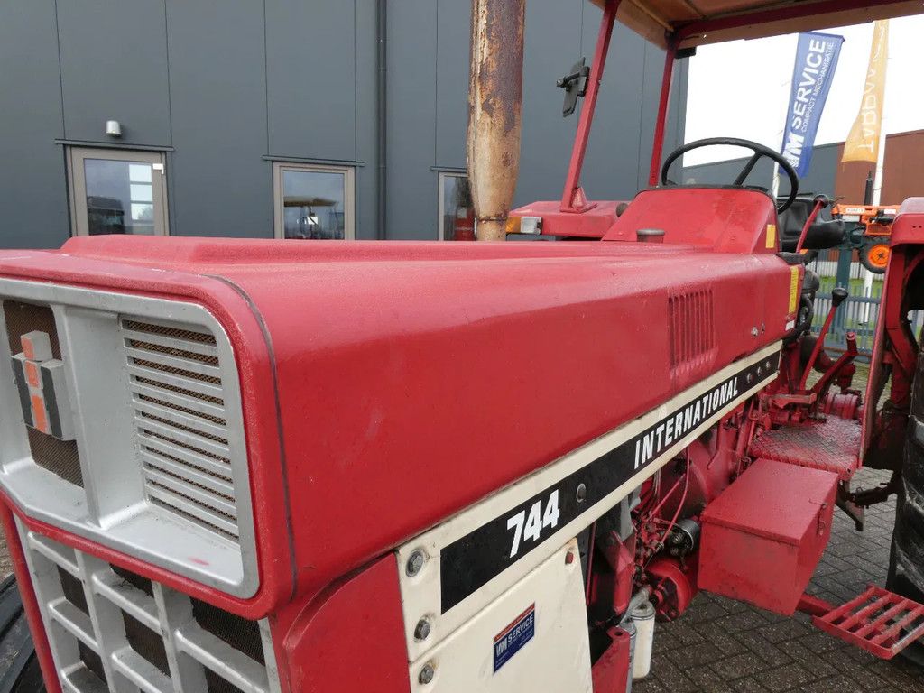 International 744 2wd / 8371 Draaiuren / Margetrekker