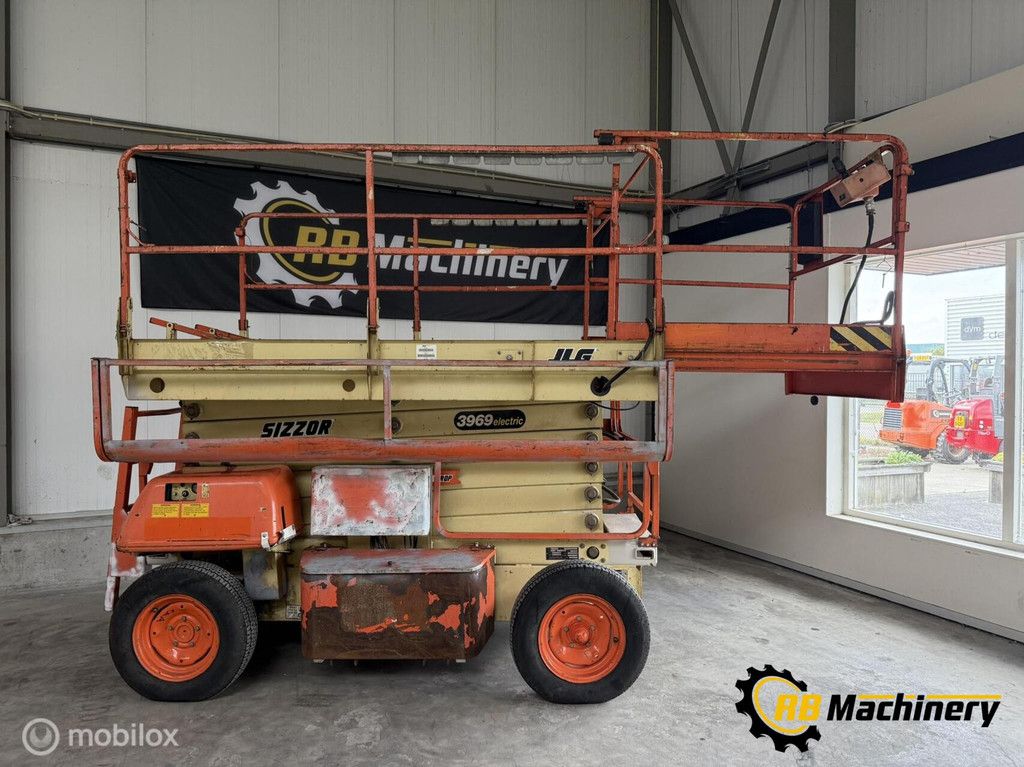 JLG 3969