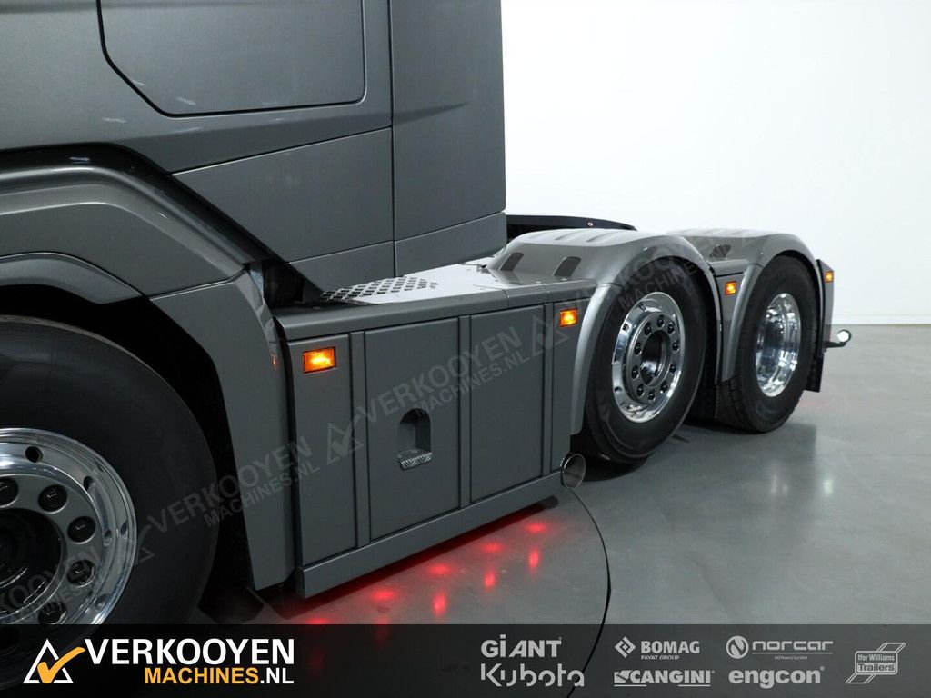 2024 Unused DAF XG + Showtruck 530 FTG 6X2 VT904