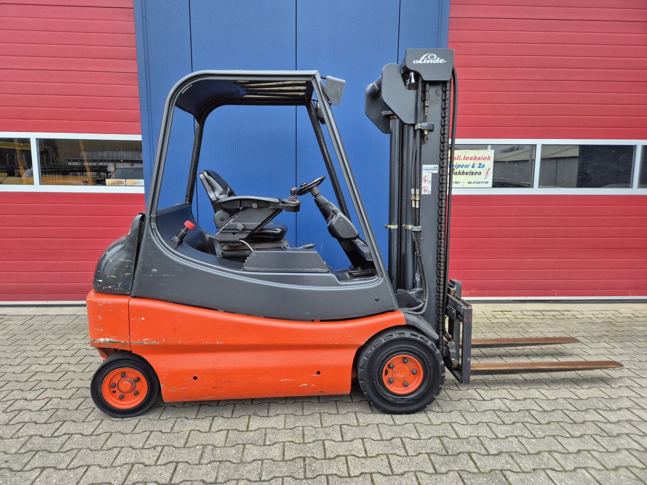 LINDE E25 HEFTRUCK HEFVERMOGEN 2500KG SIDESHIFT