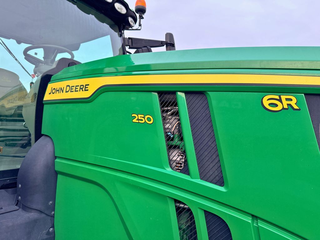 John Deere 6R250 AutoPowr