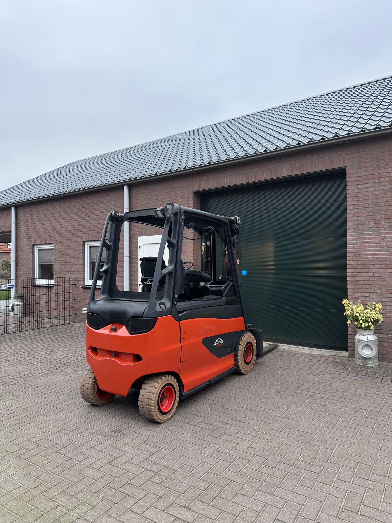 Linde E25 Triplo sideshift elektrische heftruck