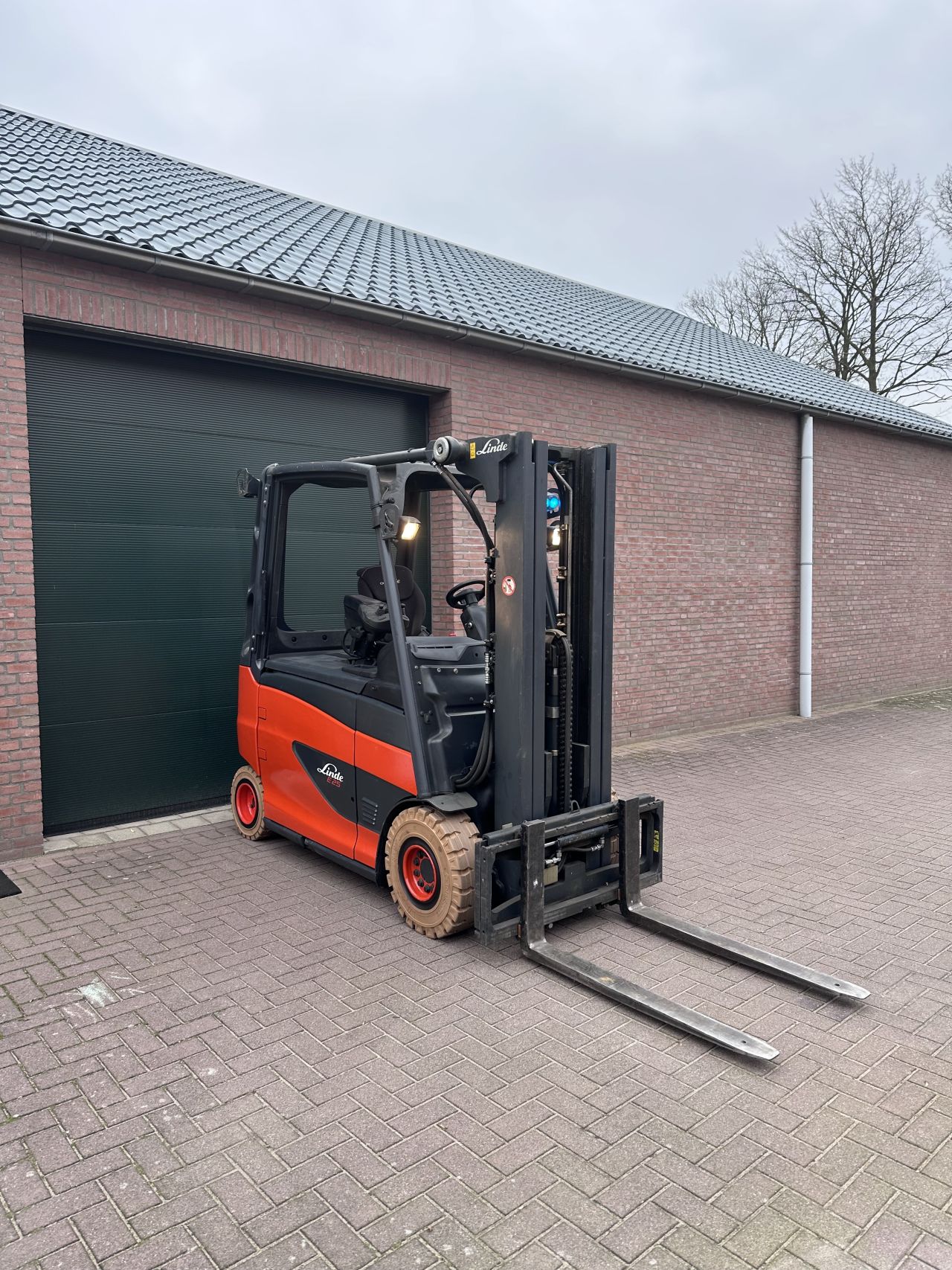 Linde E25 Triplo sideshift elektrische heftruck