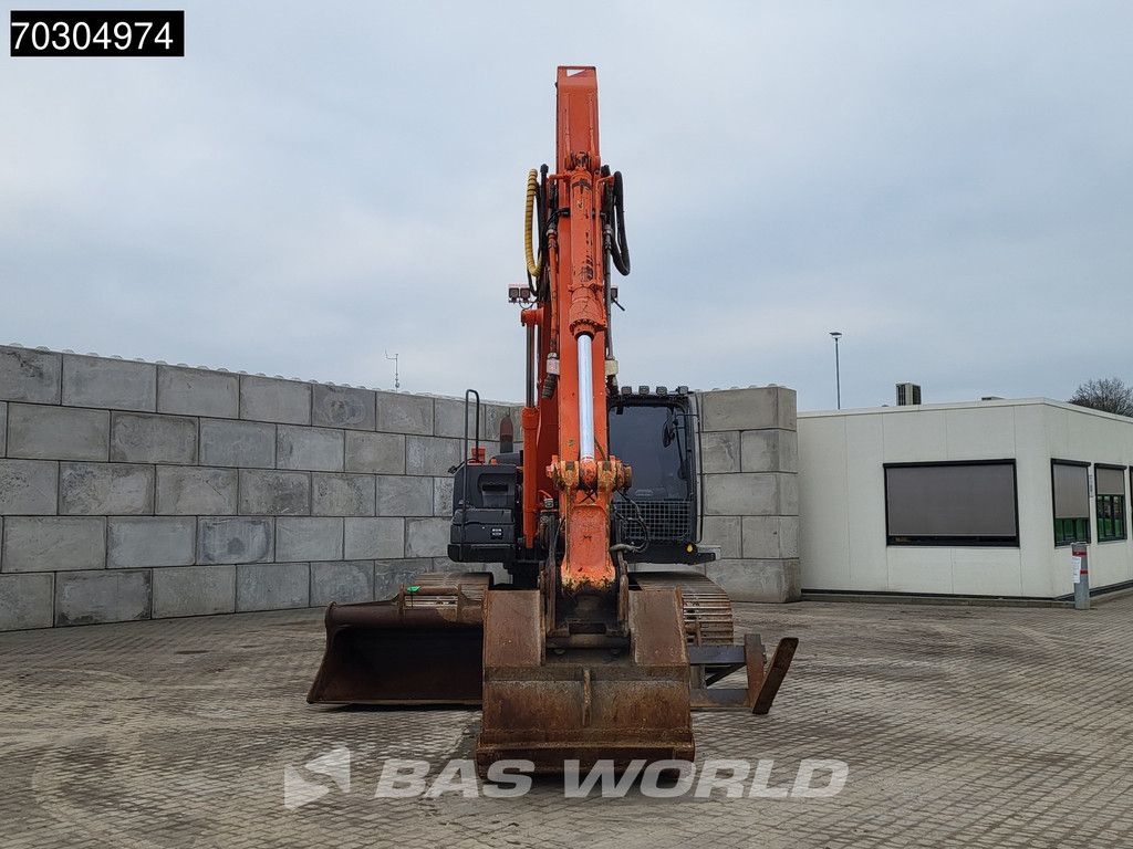 Hitachi ZX210LC-5B ZX210 LC-5B 2 Buckets + Forks
