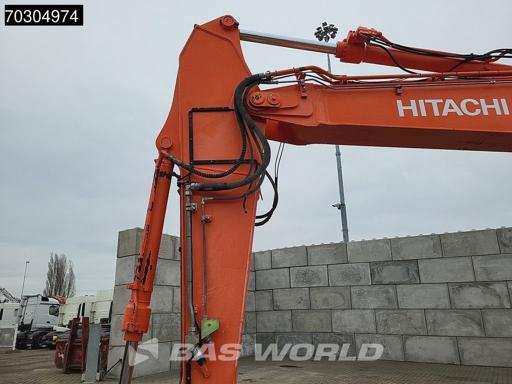 Hitachi ZX210LC-5B ZX210 LC-5B 2 Buckets + Forks
