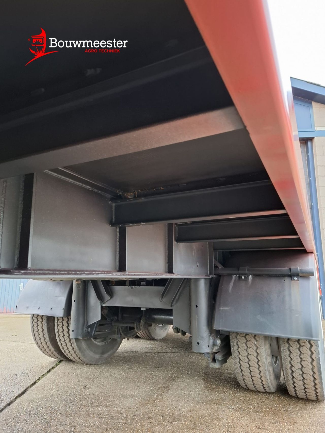 30-tons landbouwwagen in topstaat aangeboden, 9.60 m