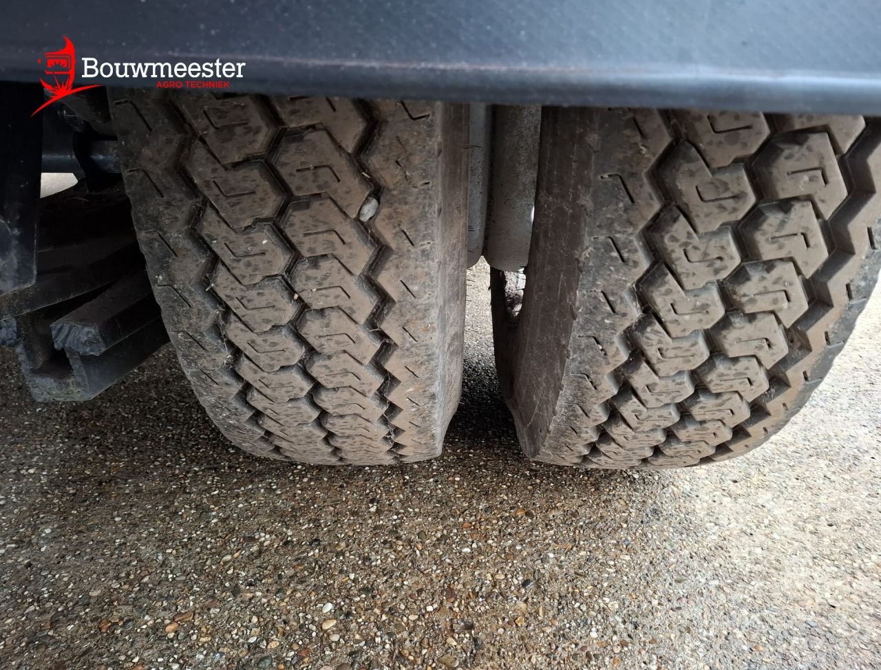 30-tons landbouwwagen in topstaat aangeboden, 9.60 m