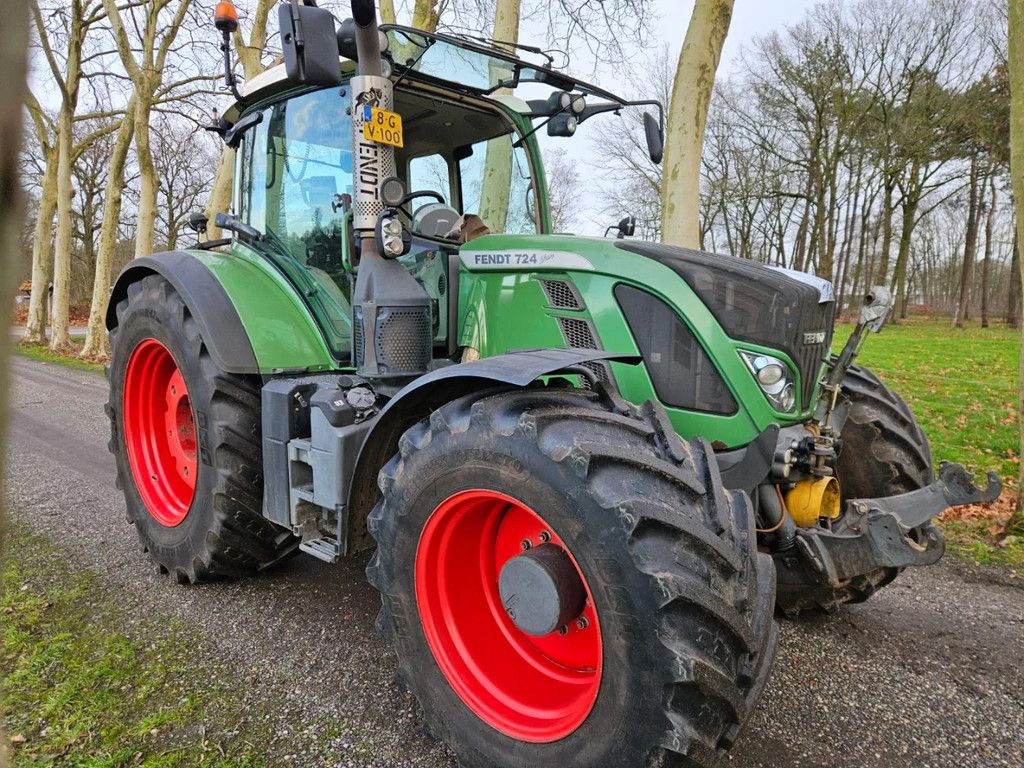 Fendt 724 scr Profi met te openen voorraam ( 718 720 722 )