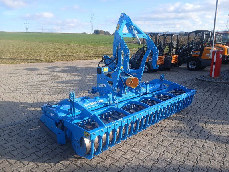 Lemken Zirkon 8/300 mit hydr. Anbauteilen