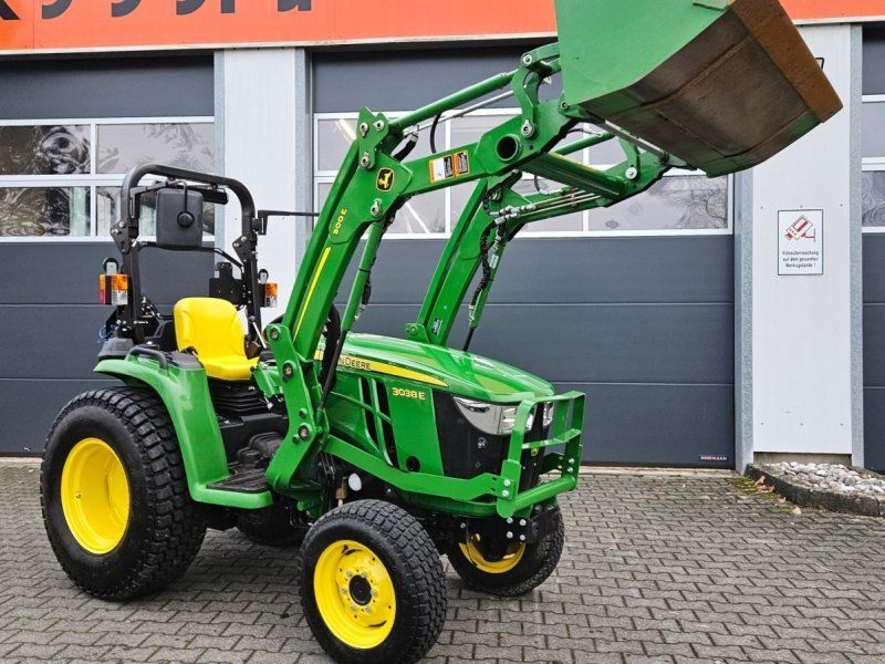 John Deere 3038 E