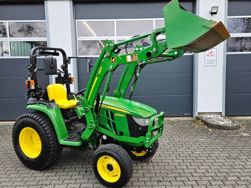 John Deere 3038 E