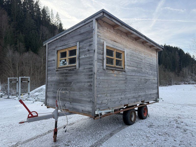 Party mit Eckbank u. Heizung